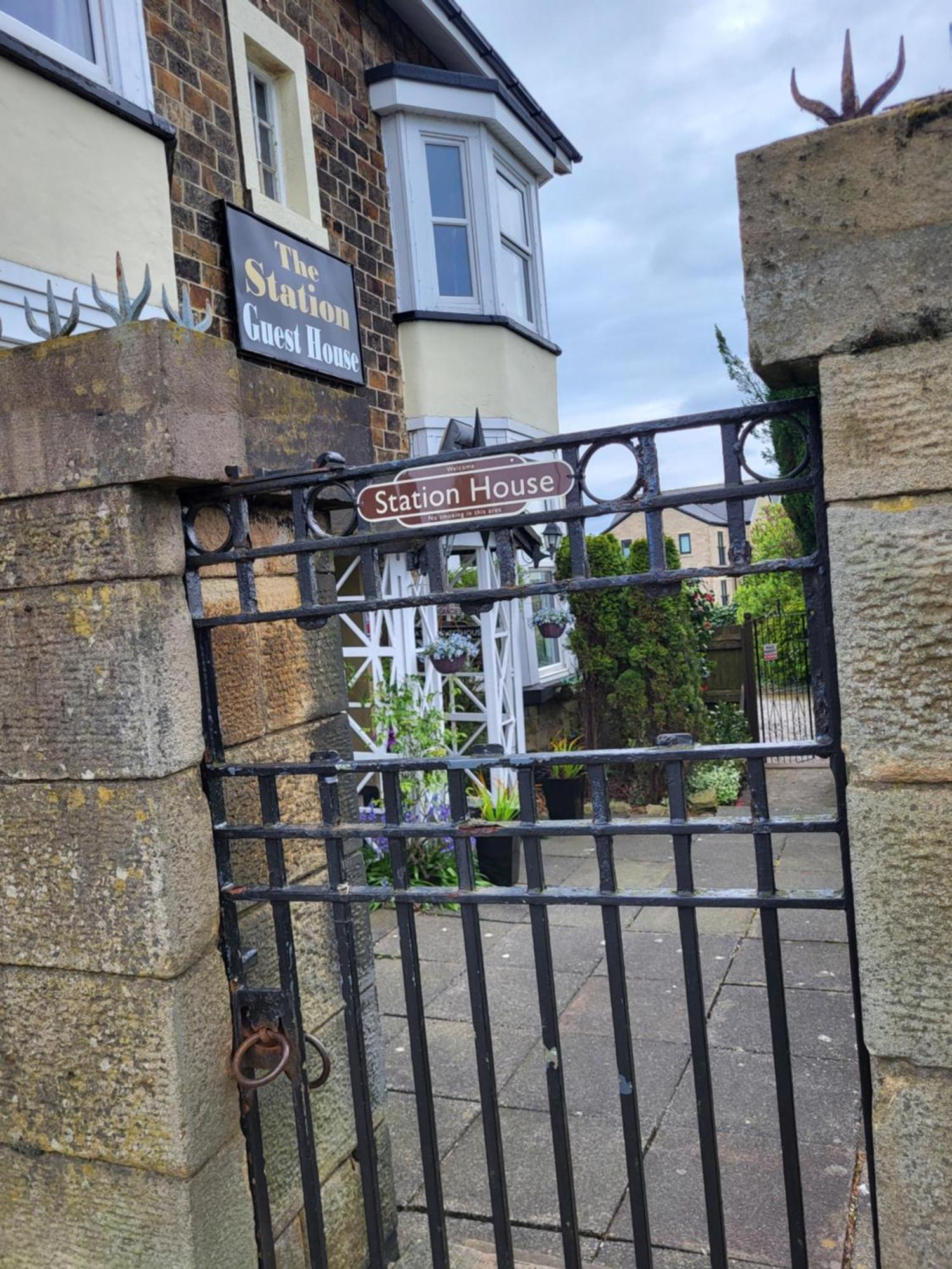 Station Guesthouse - Key Pad Entry Lancaster Esterno foto